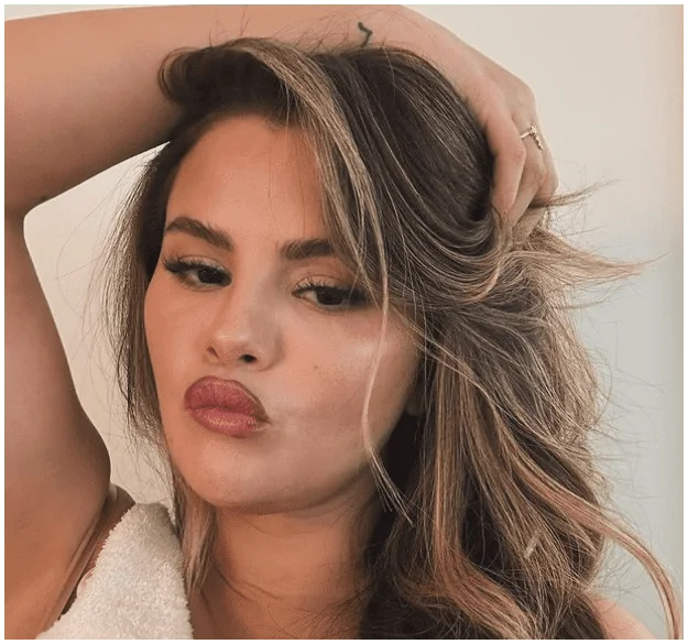 Selena Gomez Shares Sexy Photos With Her Boyfriend